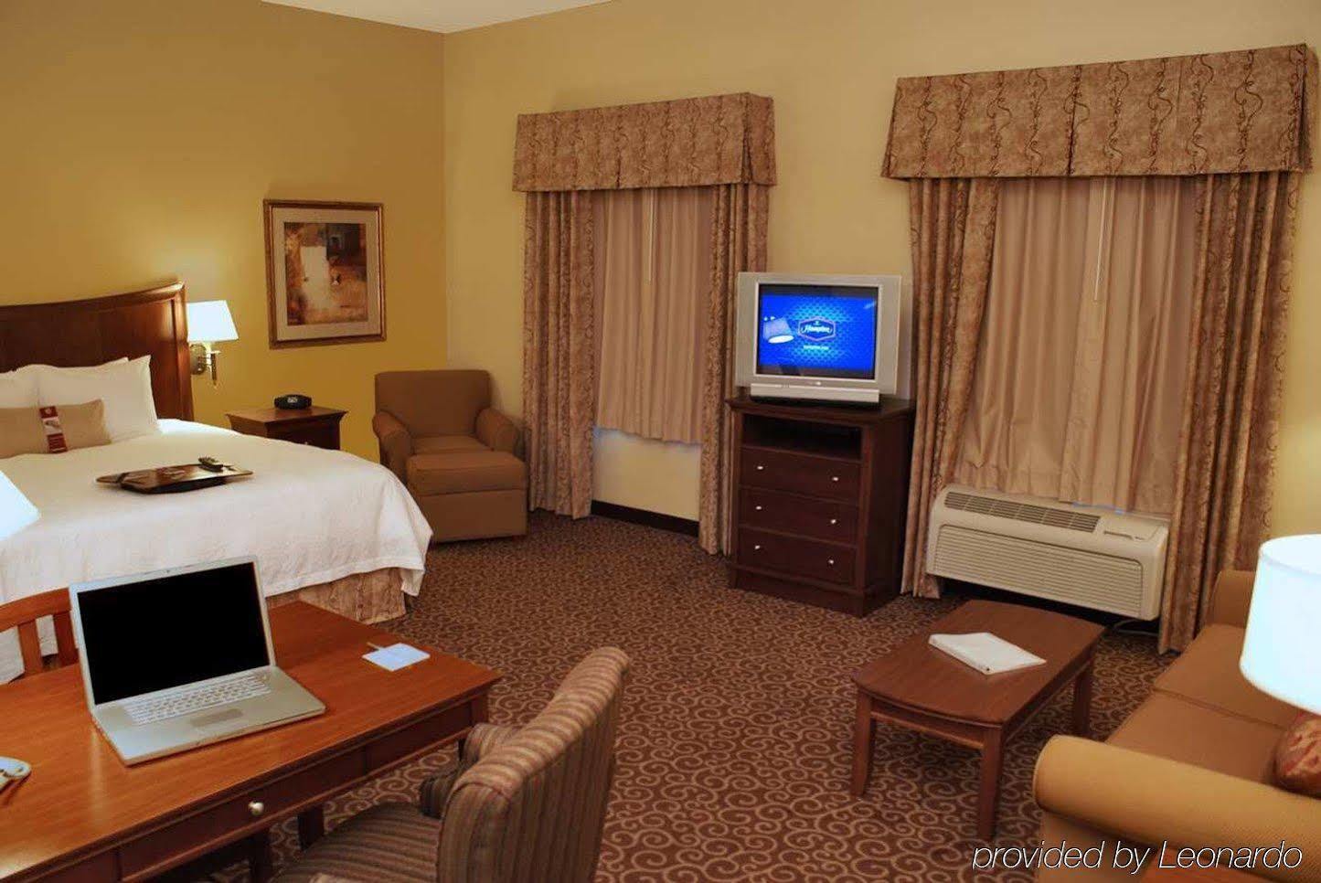 Hampton Inn & Suites Red Bluff Værelse billede