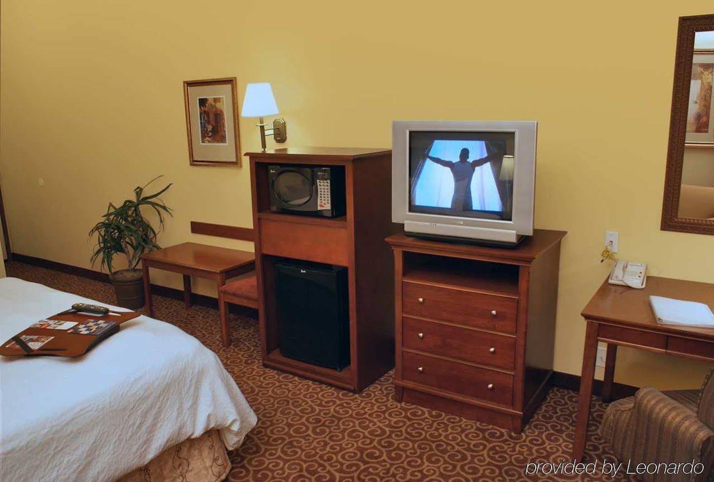 Hampton Inn & Suites Red Bluff Værelse billede